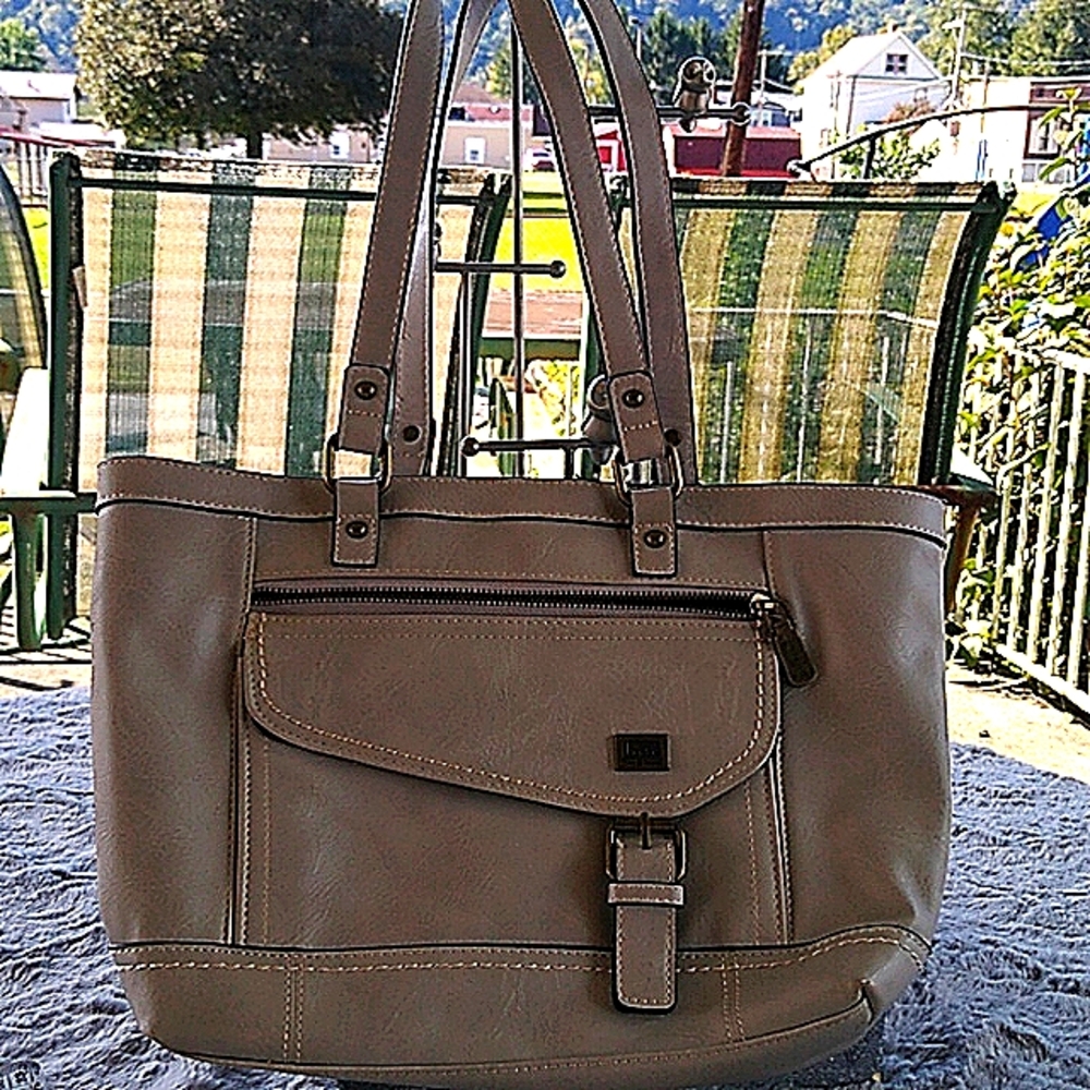 E-327 B.O.C. Lt Grey Faux Leather shoulder bag